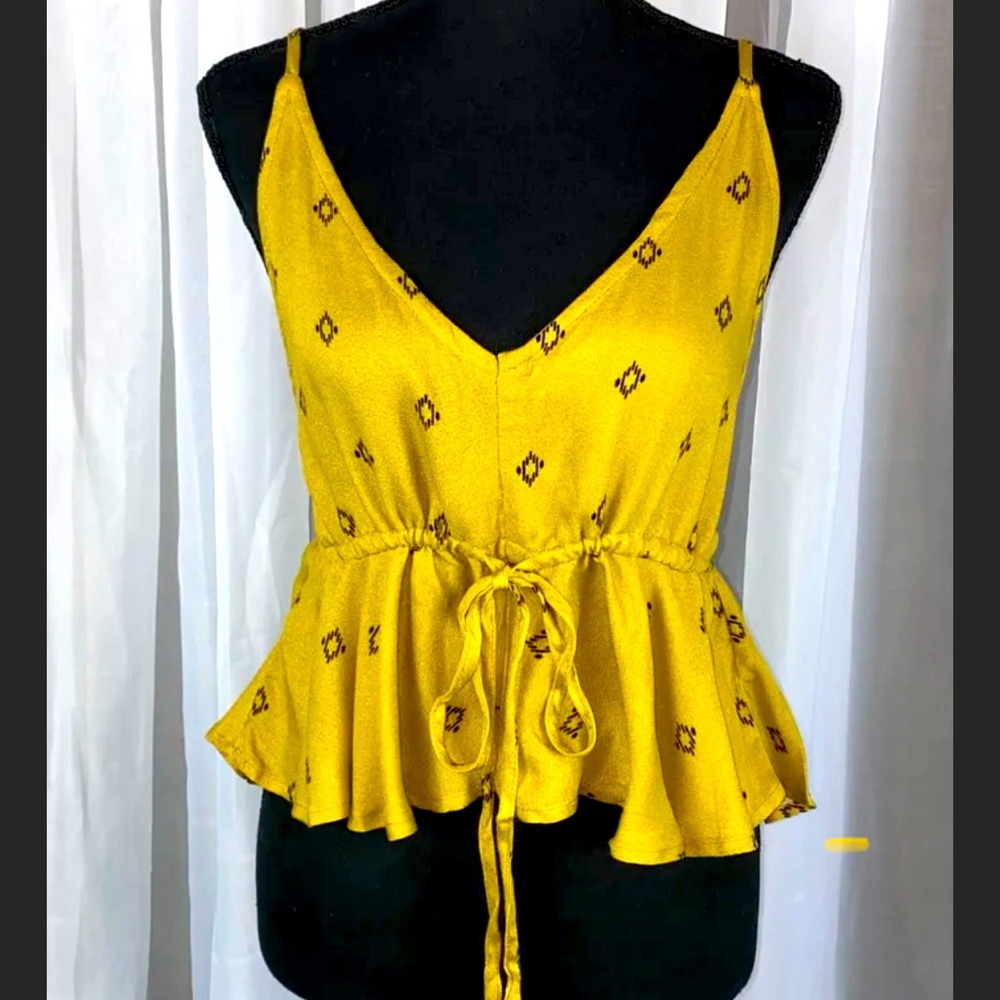 SLEEVELESS CROP TOP